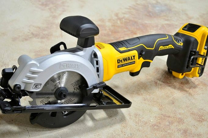 What Is The Difference Between A Compact Circular Saw And A Circular Saw?